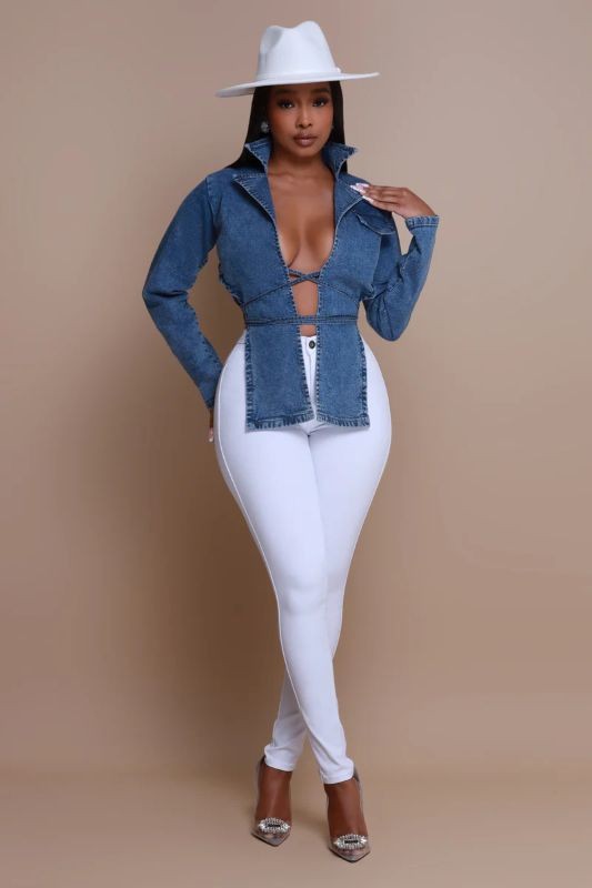 Collared V-neckline Denim Jacket