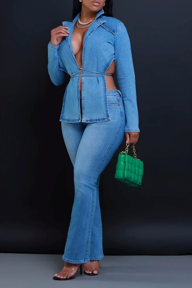 Collared V-neckline Denim Jacket